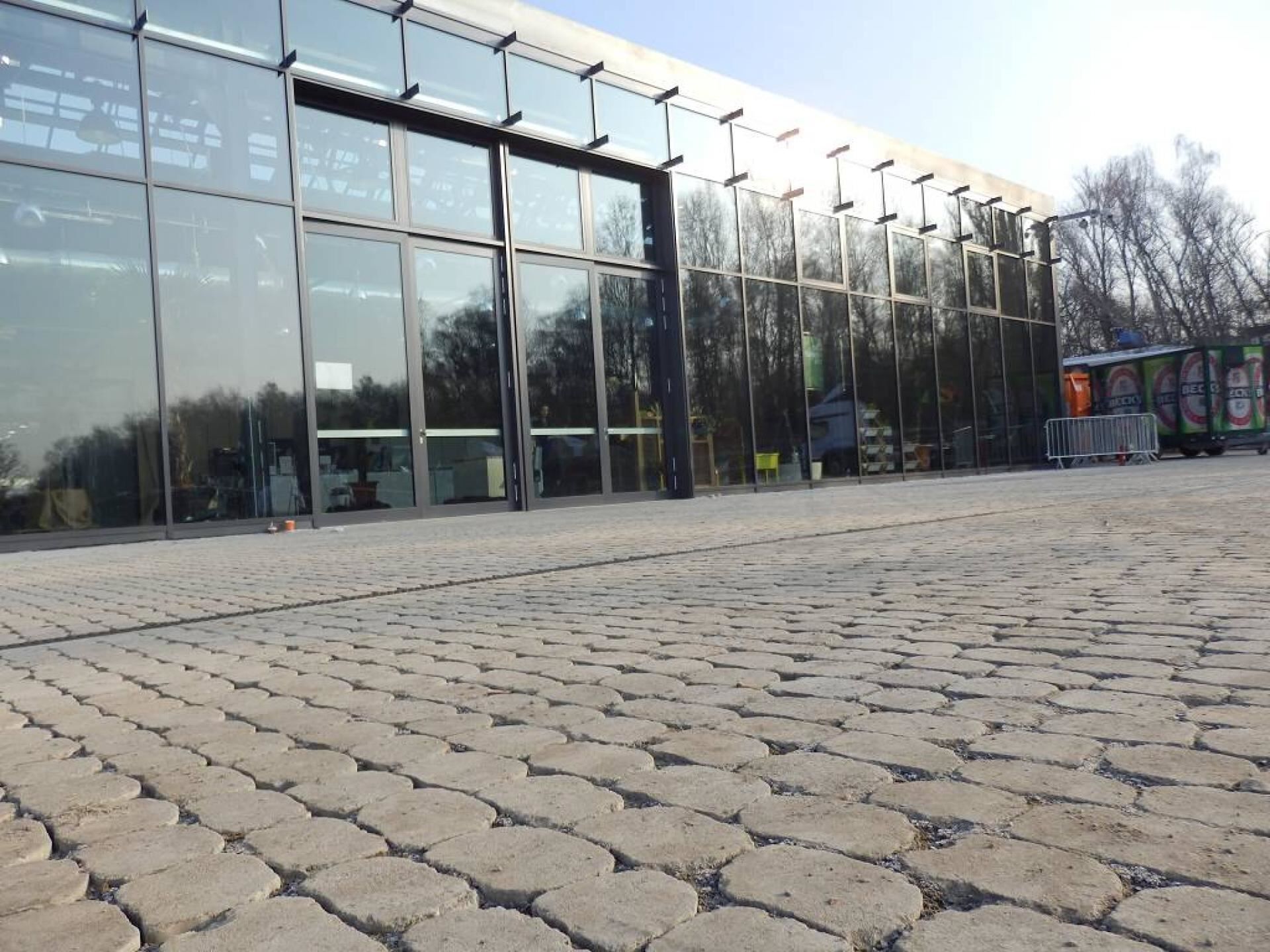 ARENA S10 10cm, Normalsteine, im Big Bag Kalkstein-Schattiert Nr. 129 getrommelt DIN EN 1338 (*)