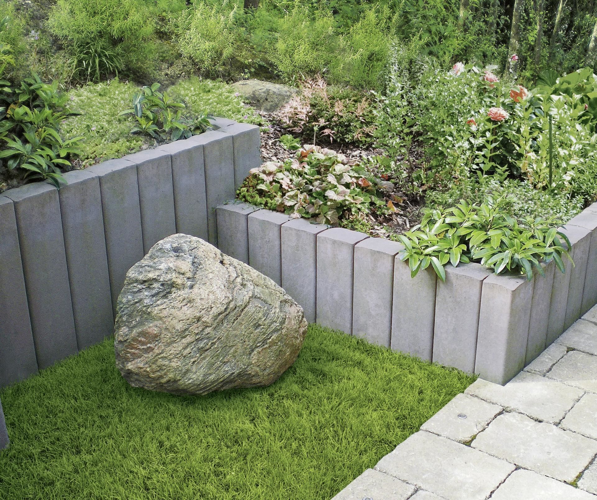 VARUS Palisade 160x18x12cm, Naturgrau Nr.10 geradlinige Seitenflächen linear DIN EN 13198
