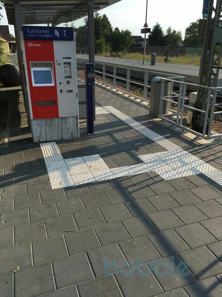 Pflasterstein Bahnsteig Platte