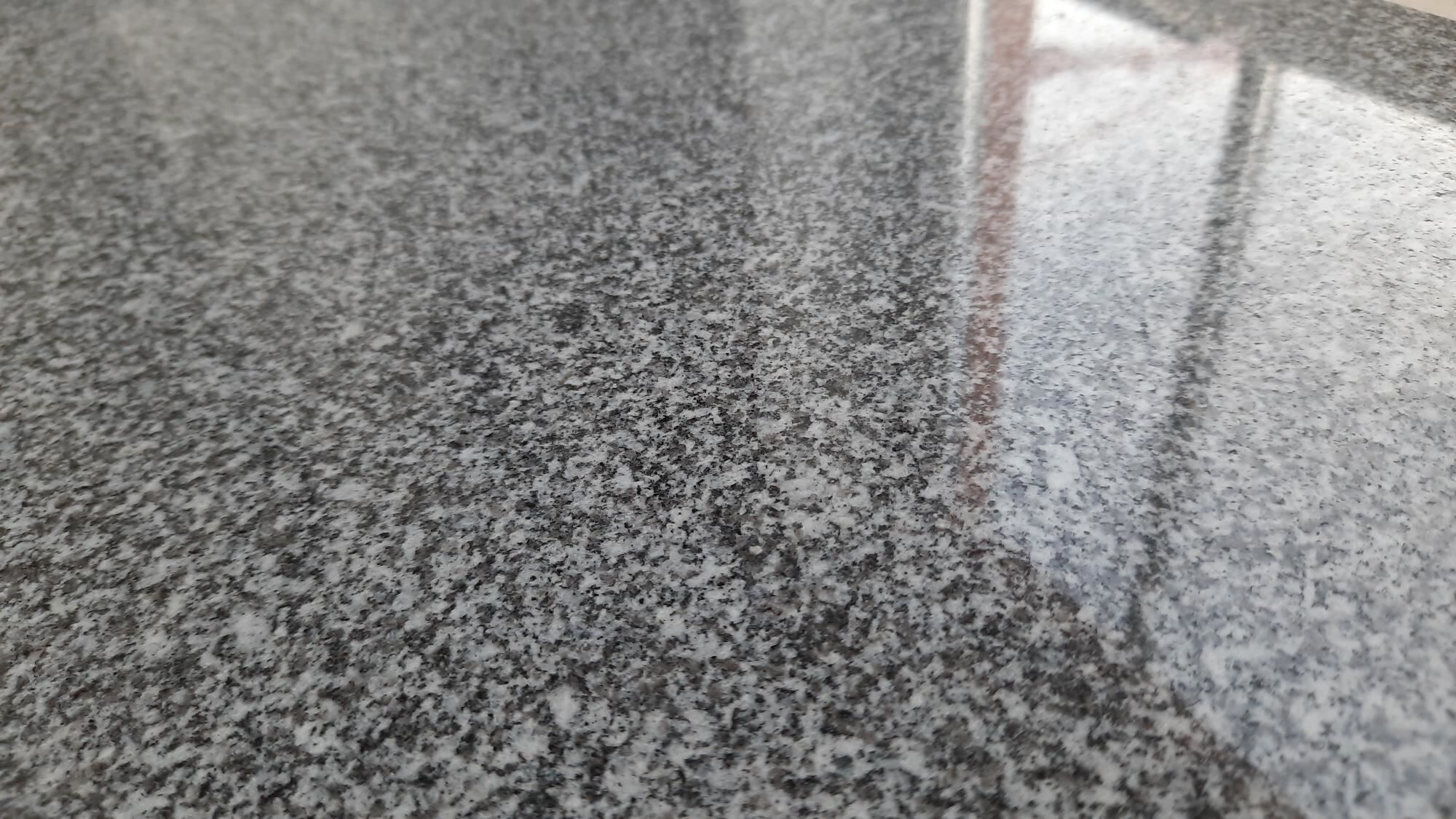 Natursteinfliesen Bayerwald Granit Herrenholz 61,0 x 30,5 x 1,0 cm poliert