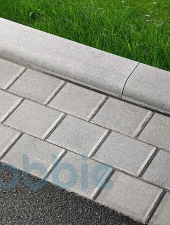 Krautz Bordsteine / Straßenbauelemente Rinnenpflaster + Rinnenplatten
