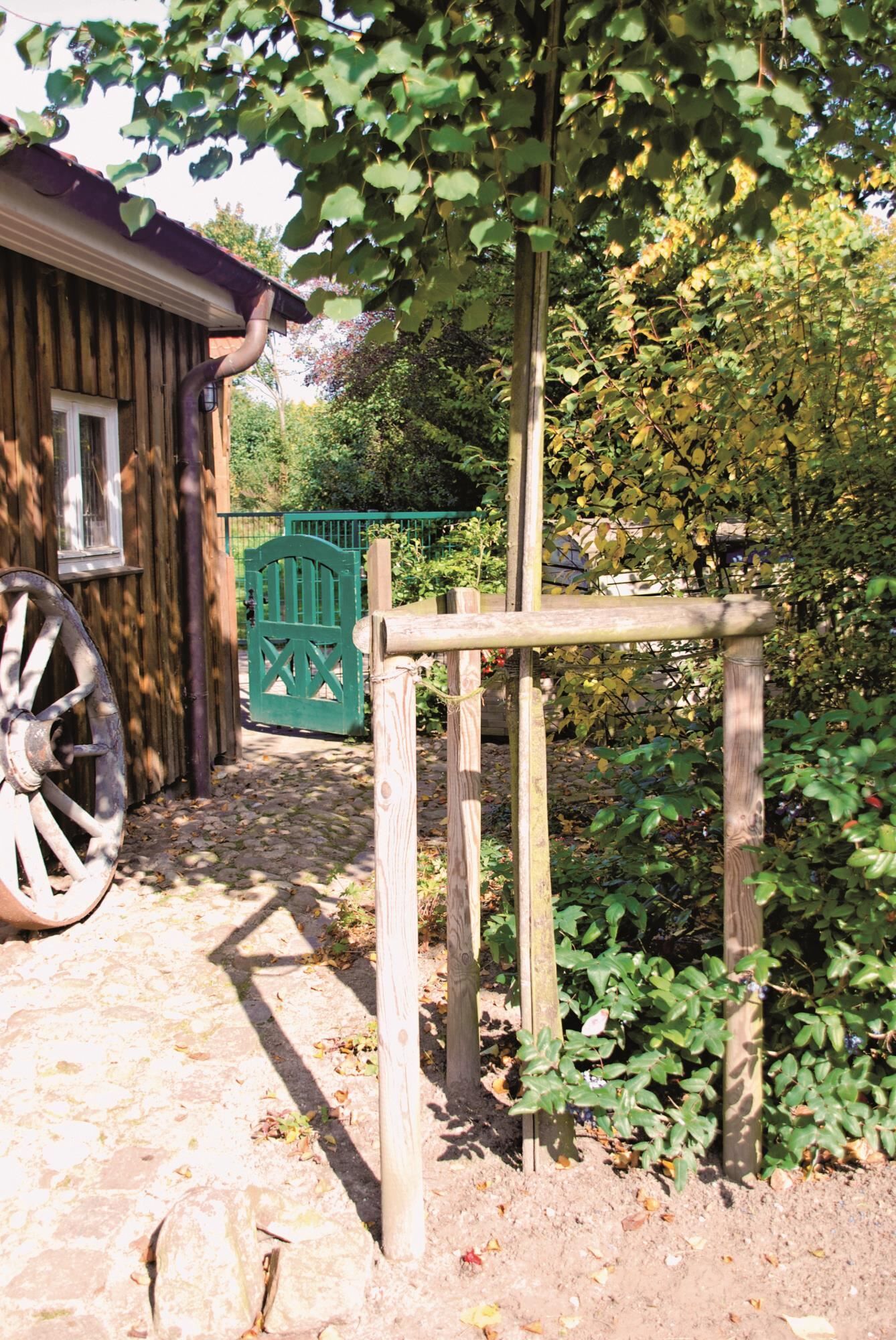 Baumpfahl gefräst. gefast. gespitzt. kdi-grün