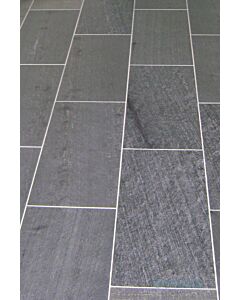 Bodenplatten "geb&uuml;rstet"