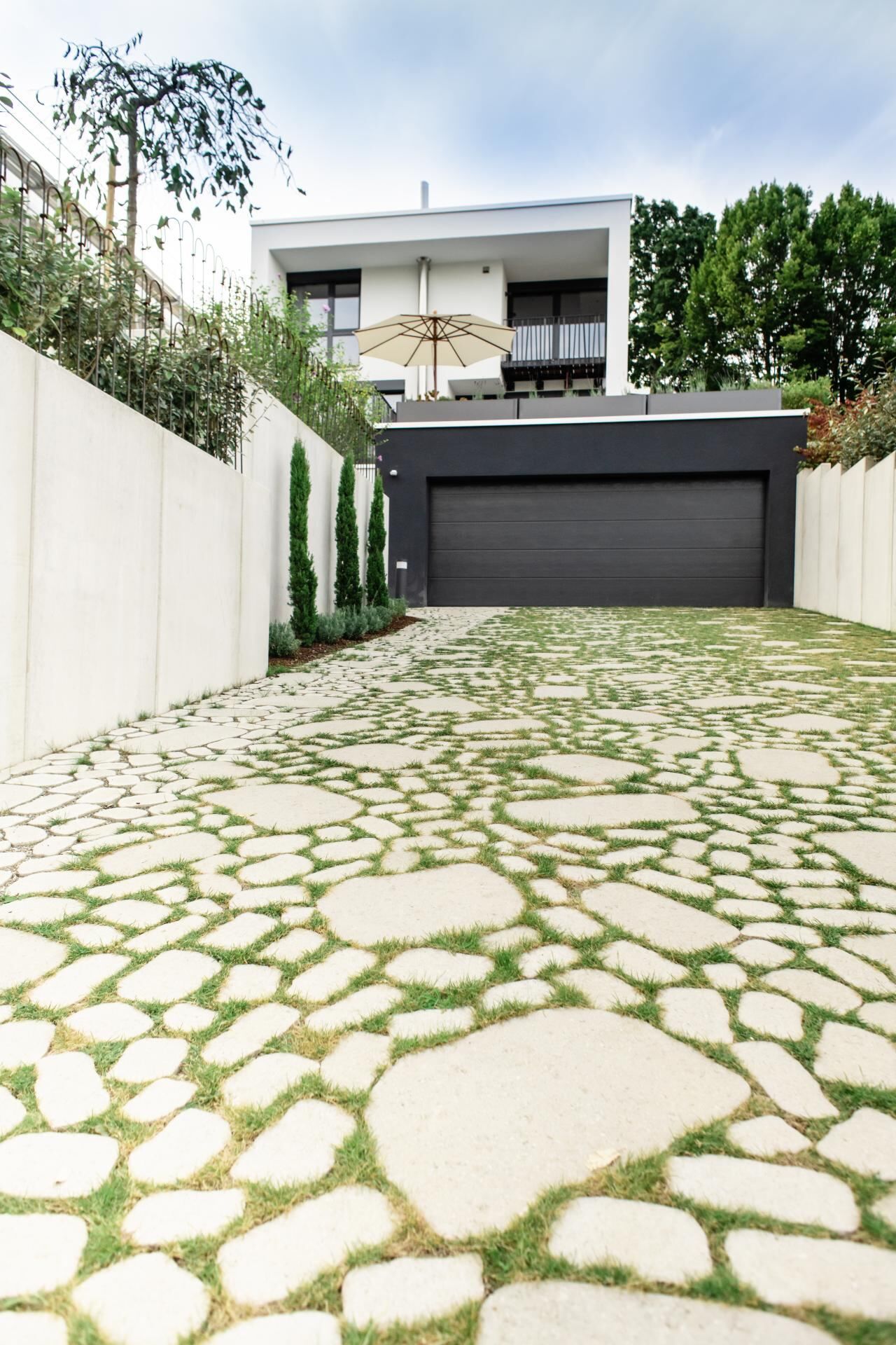 BRA0bel_cante_radr1770736810bobbie ARENA® BEL CANTE® RASEN- UND DRAINFUGENSTEIN