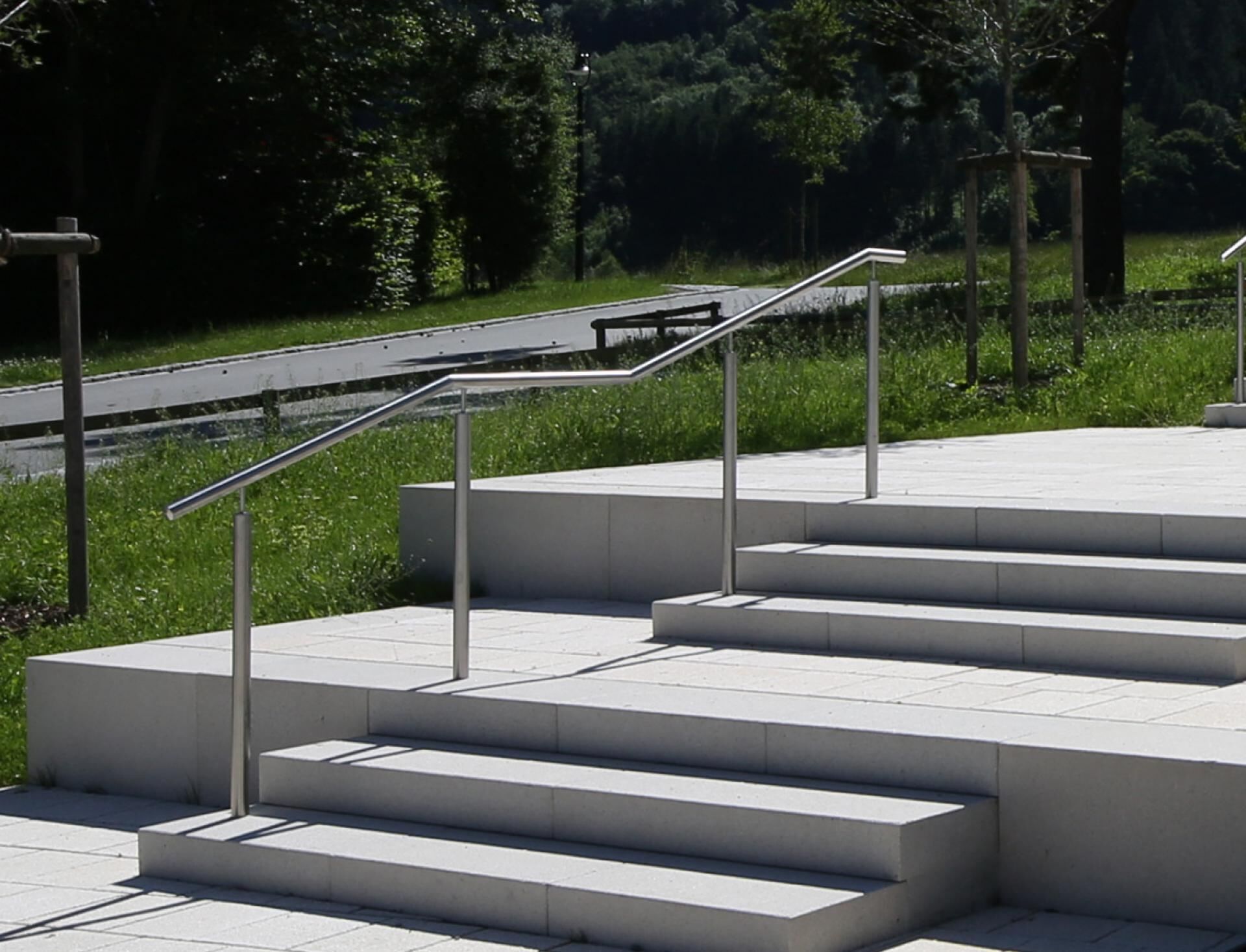 BLOCKSTUFE 120x40x14cm, Naturgrau Nr. 10 gefast glatt DIN EN 13198