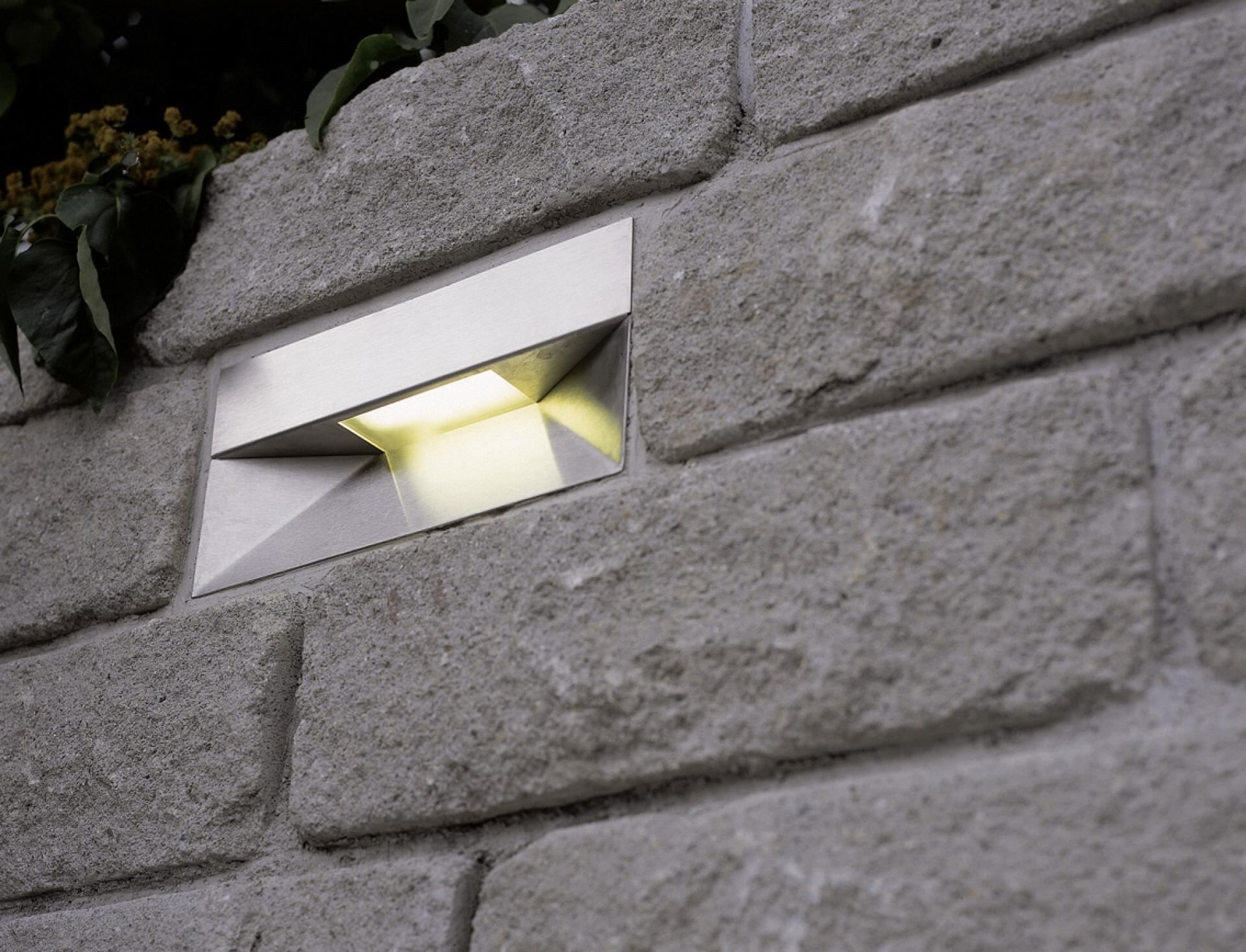 BRA05190077702091770736800bobbie FOCUS Leuchten-Mauermodul (30x15x12.5cm), IP55, 230 Volt, 9 Watt,Typ 2, LED-Technik