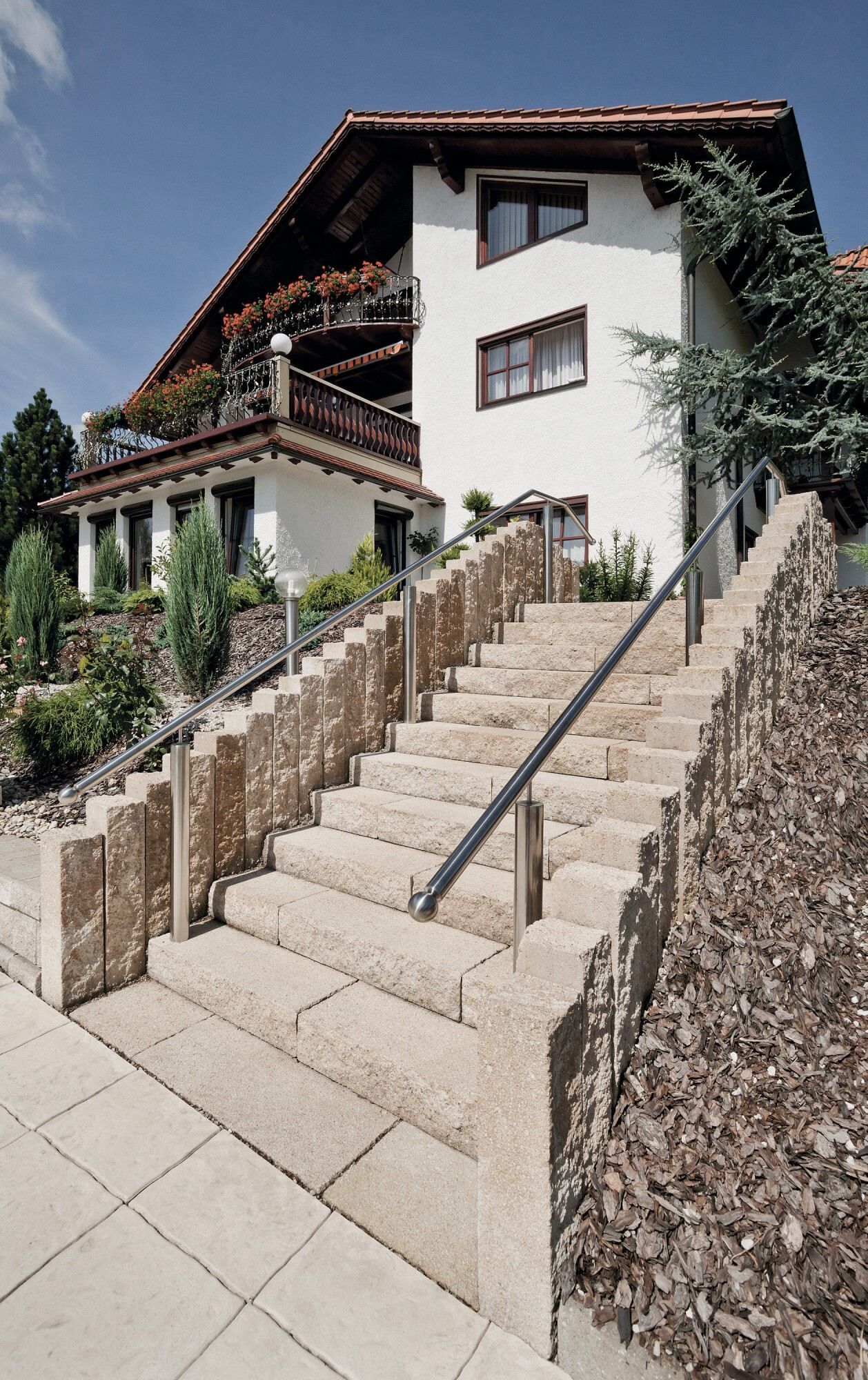 GDM.KLASSIKLINE Blockstufe Sandstein-Beige 800 x 400 x 150 mm 1 Kopf links bearbeitet