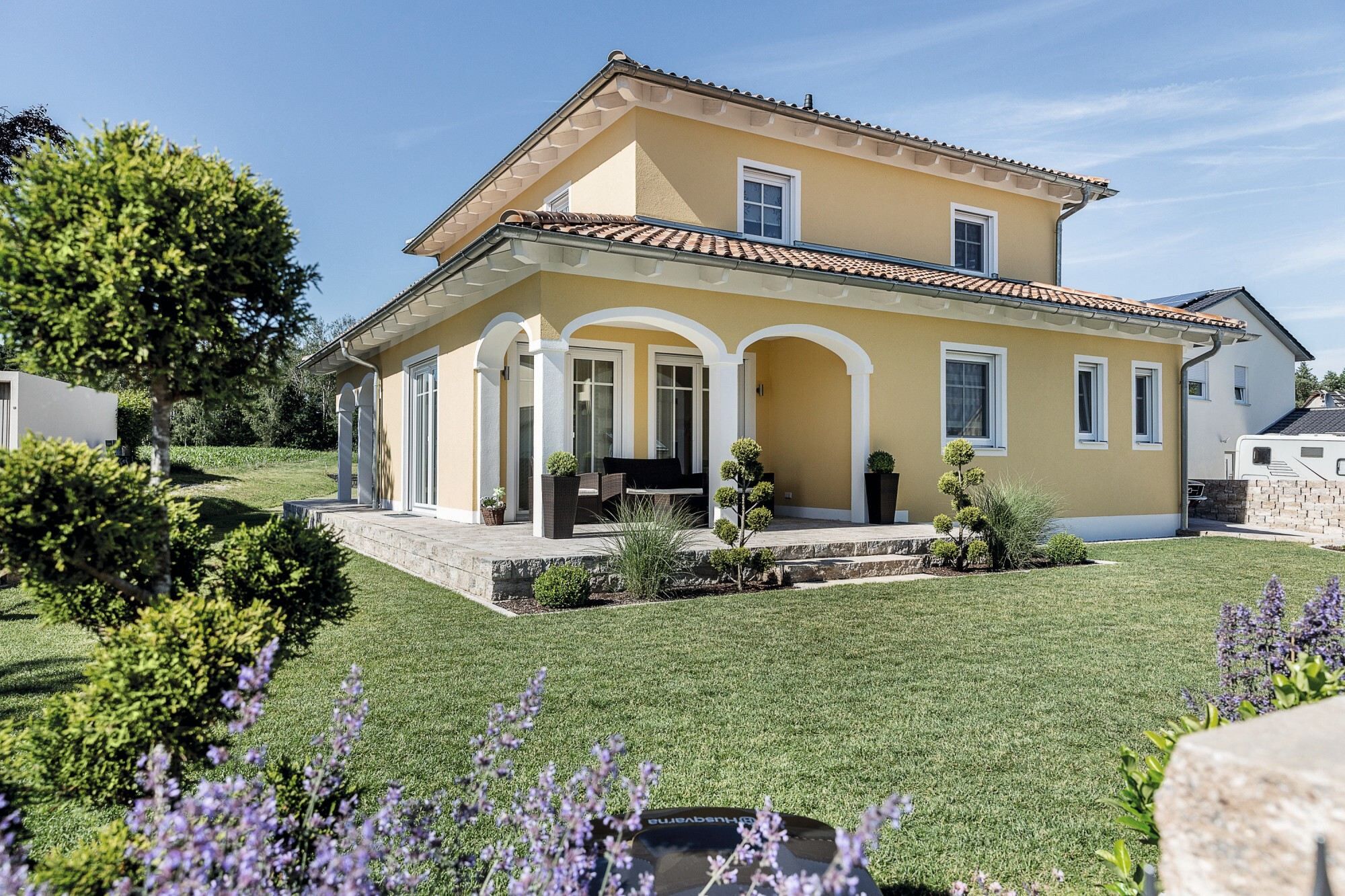 GDM.KLASSIKLINE Blockstufe Muschel-Kalk 800 x 400 x 150 mm 1 Kopf rechts bearbeitet