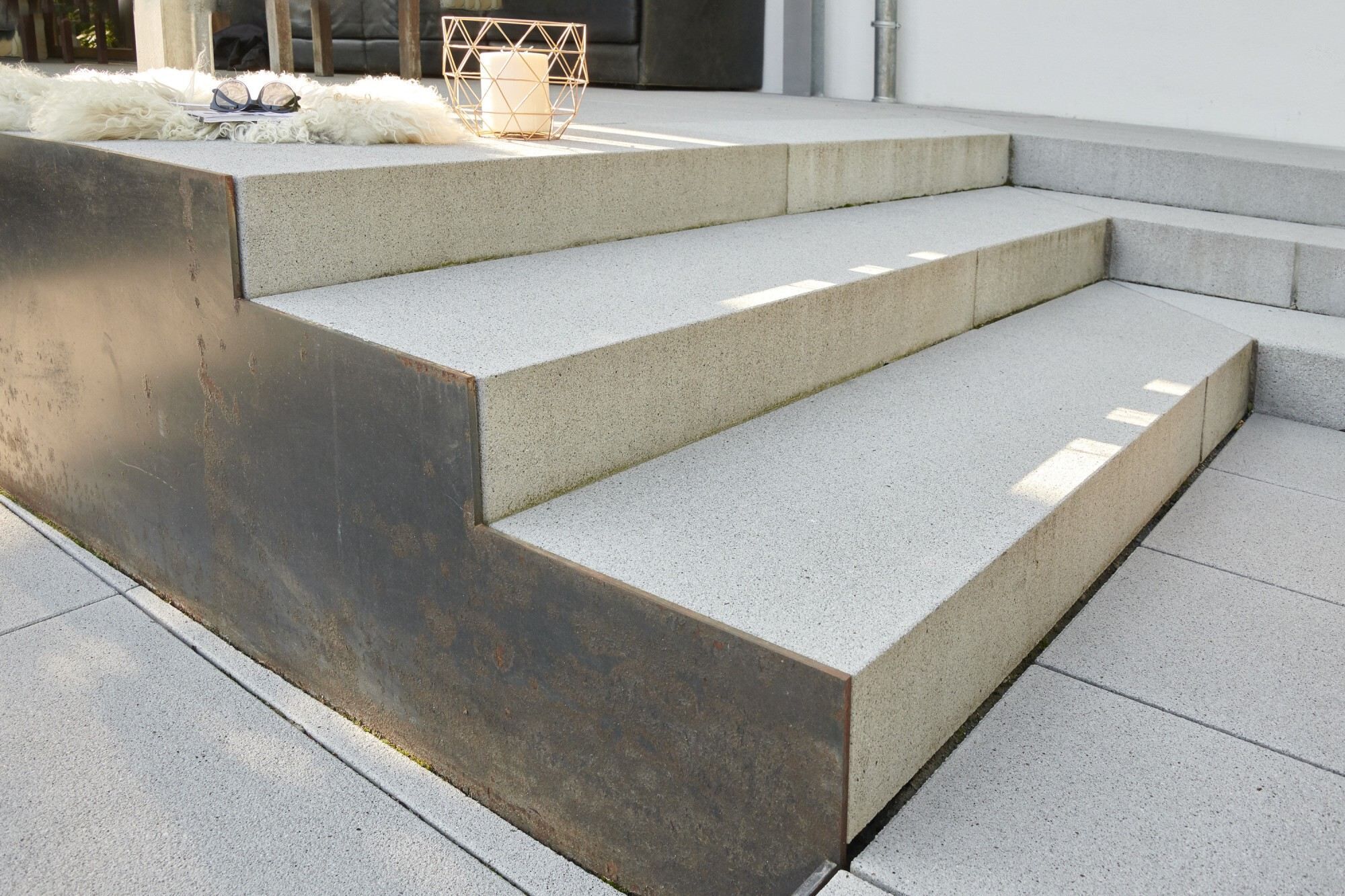 GDM.BLOCKSTUFE ferro Grau-Uni 800 x 400 x 150 mm ohne Kopfbearbeitung