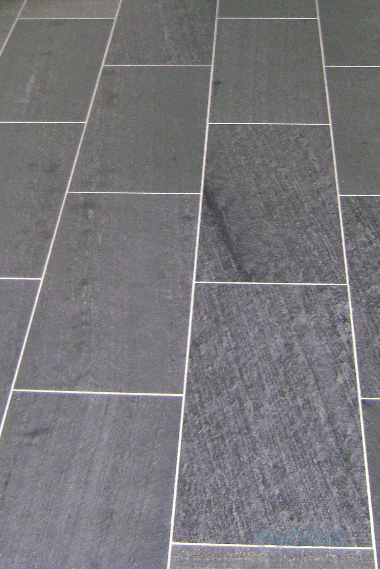 Bodenplatten "gebürstet" 30 cm x 30 cm
