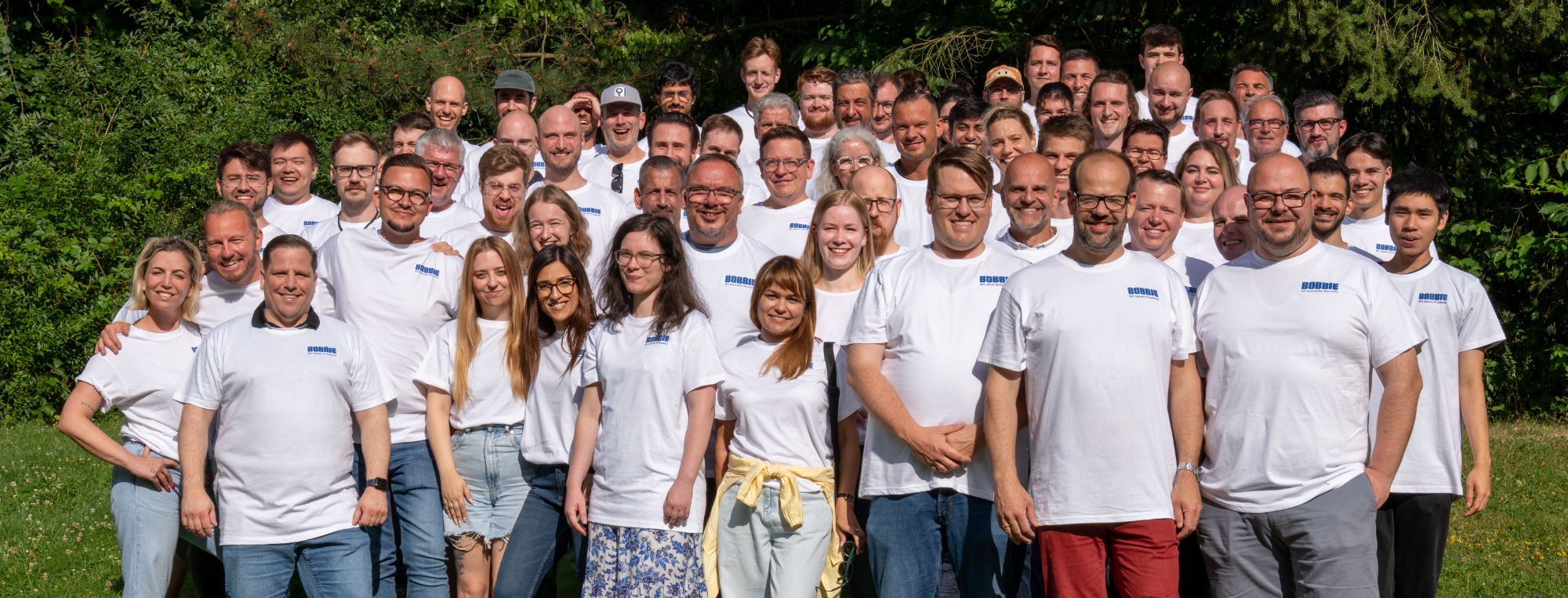 2026-07-07-Teamfoto-Sommerfest_Bewerber_Seite